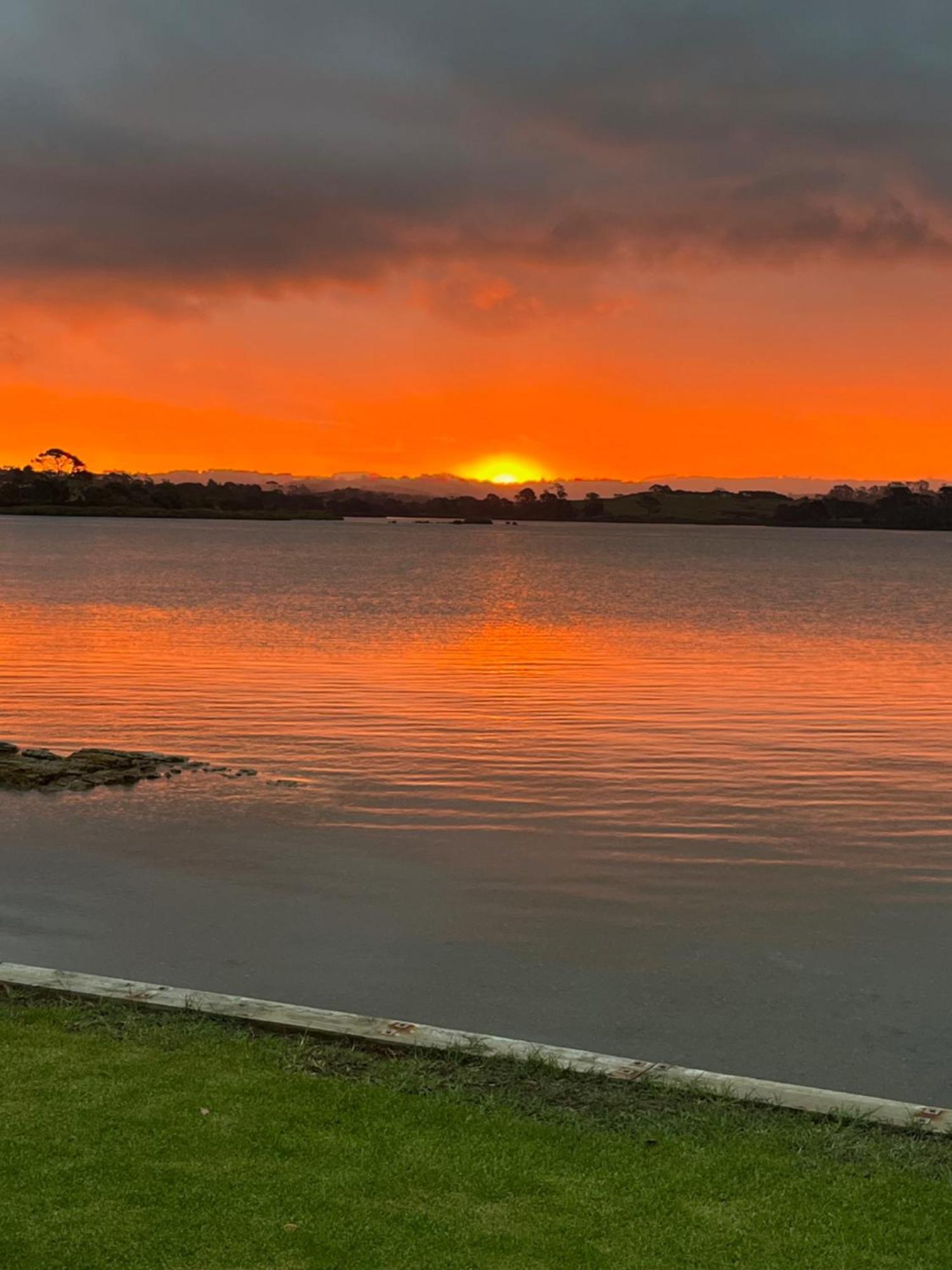 Absolute Waterfront Serenity Near Auckland Clarks Beach Екстер'єр фото