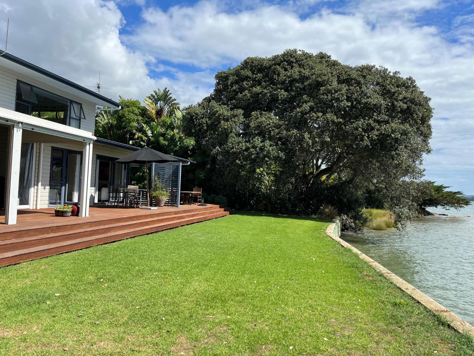 Absolute Waterfront Serenity Near Auckland Clarks Beach Екстер'єр фото