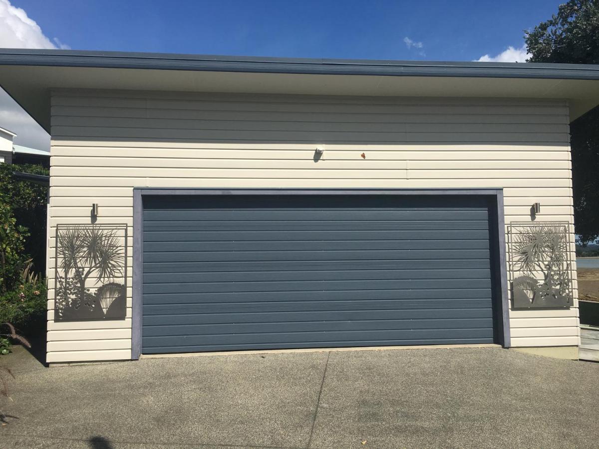 Absolute Waterfront Serenity Near Auckland Clarks Beach Екстер'єр фото